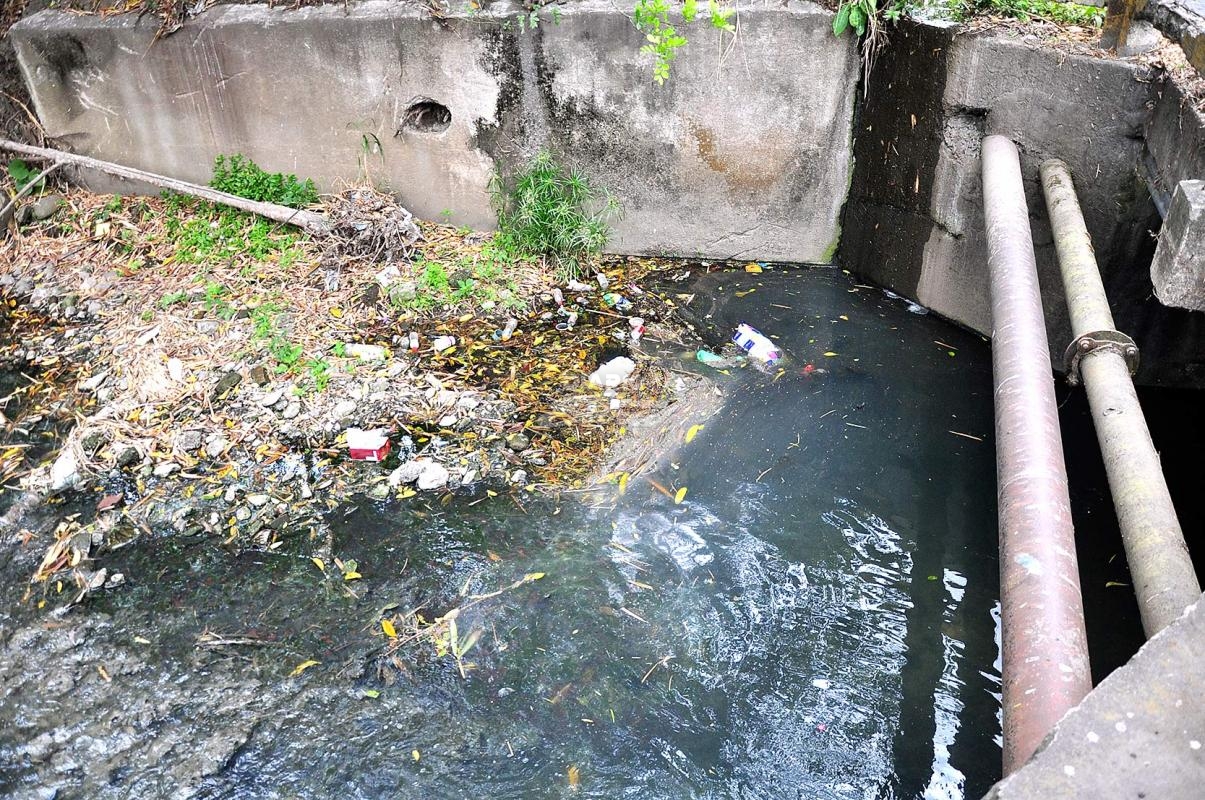 Diario Extra - Contaminación de río Ocloro desespera a vecinos