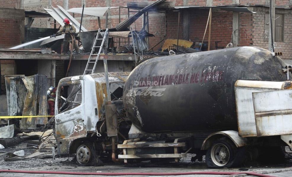 Diario Extra Explosión De Cisterna En Lima Deja 28 Muertos